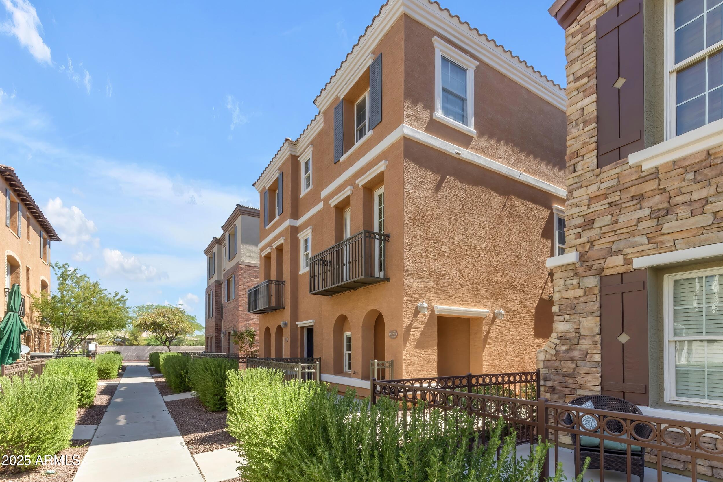 2628 South Alpine Drive Gilbert, AZ 85295 - Photo 2 of 43 088_a4m_al