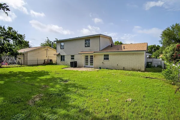 $2,300 | 14843 Green Valley Drive, Balch Springs, TX 75180