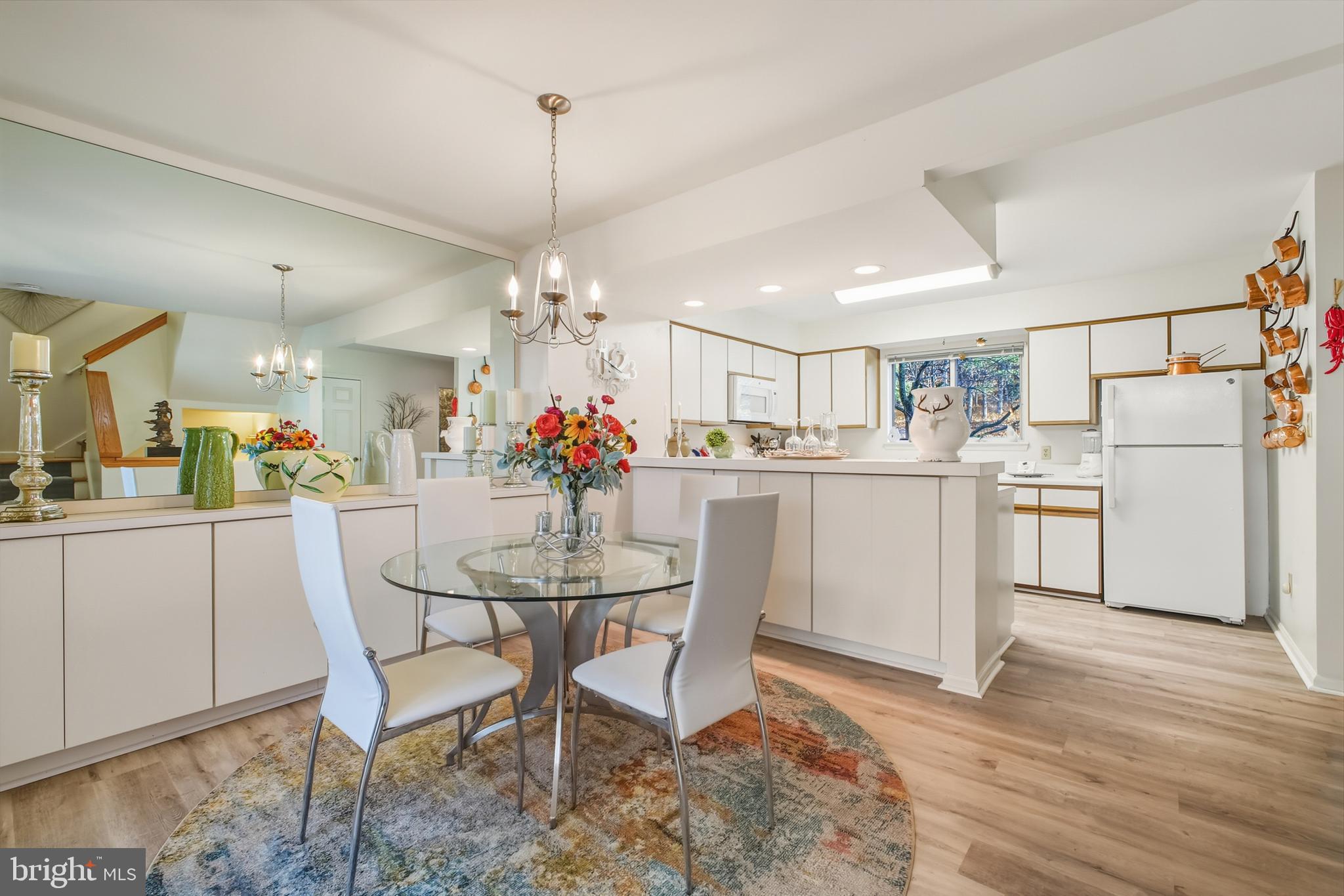 85 Ridge Court, Unit 3 Basye, VA 22842 - Photo 16 of 58 Main Level -with built-ins