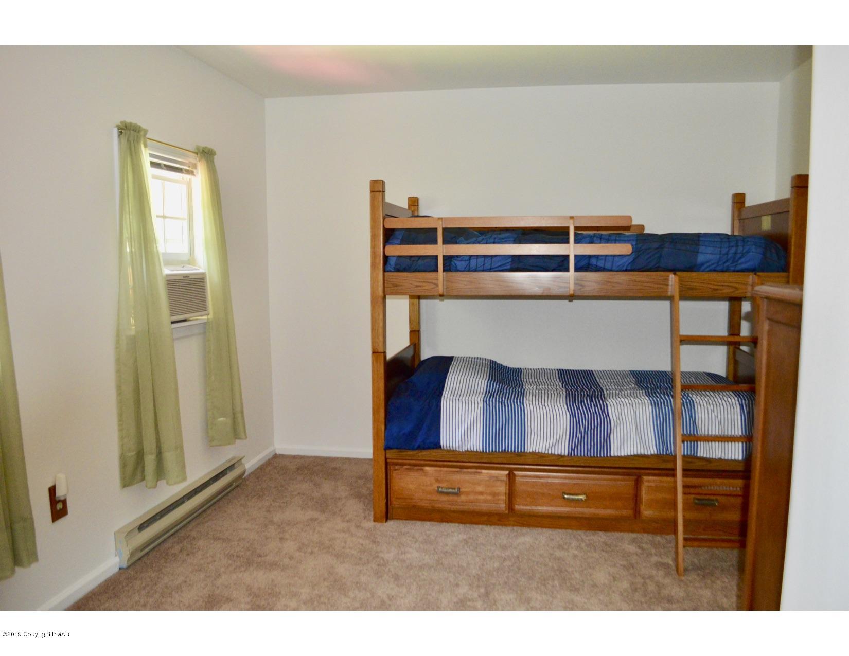 134 Livingston Road Stroudsburg, PA 18360 - Photo 12 of 25 Brannon12