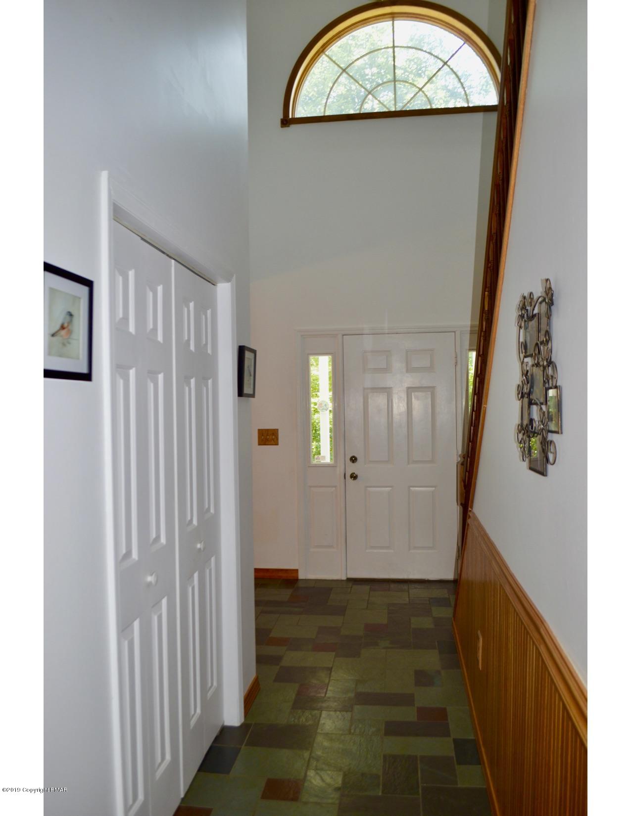 134 Livingston Road Stroudsburg, PA 18360 - Photo 4 of 25 Brannon4