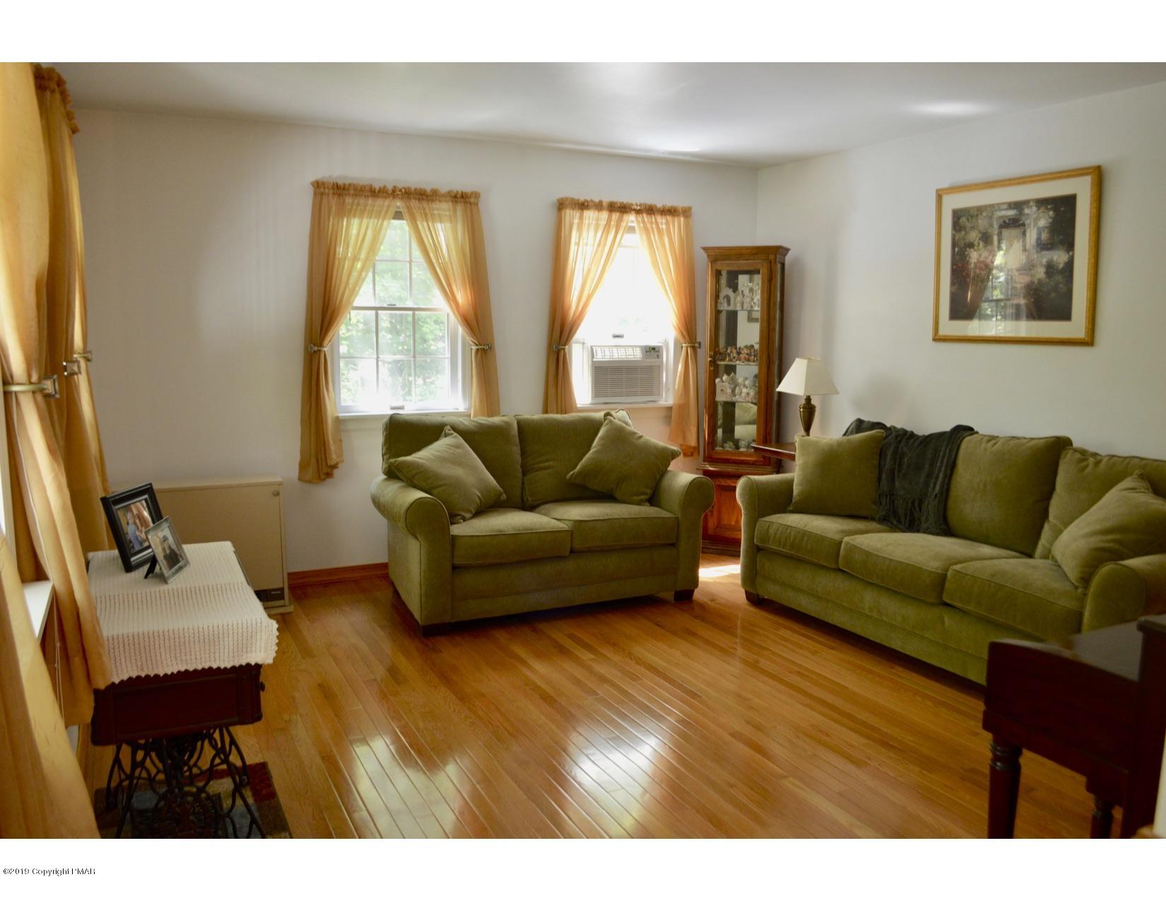 134 Livingston Road Stroudsburg, PA 18360 - Photo 6 of 25 Brannon24