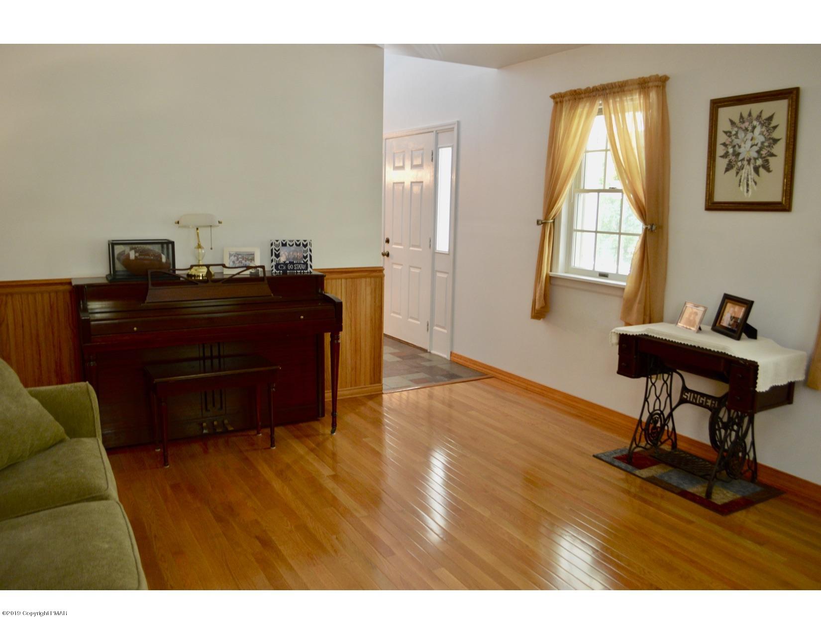 134 Livingston Road Stroudsburg, PA 18360 - Photo 7 of 25 Brannon25