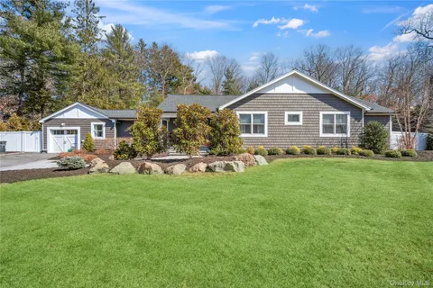 $1,150,000 | 1 Valley Avenue, Smithtown, NY 11787