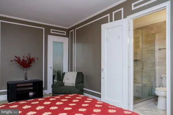 $699,000 | 1901 Walnut Street, Unit 2E, Philadelphia, PA 19103