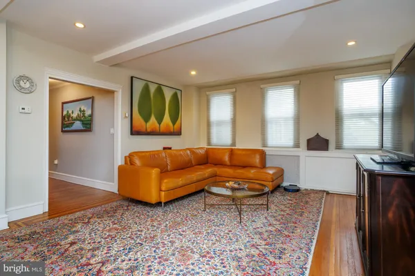 $699,000 | 1901 Walnut Street, Unit 2E, Philadelphia, PA 19103