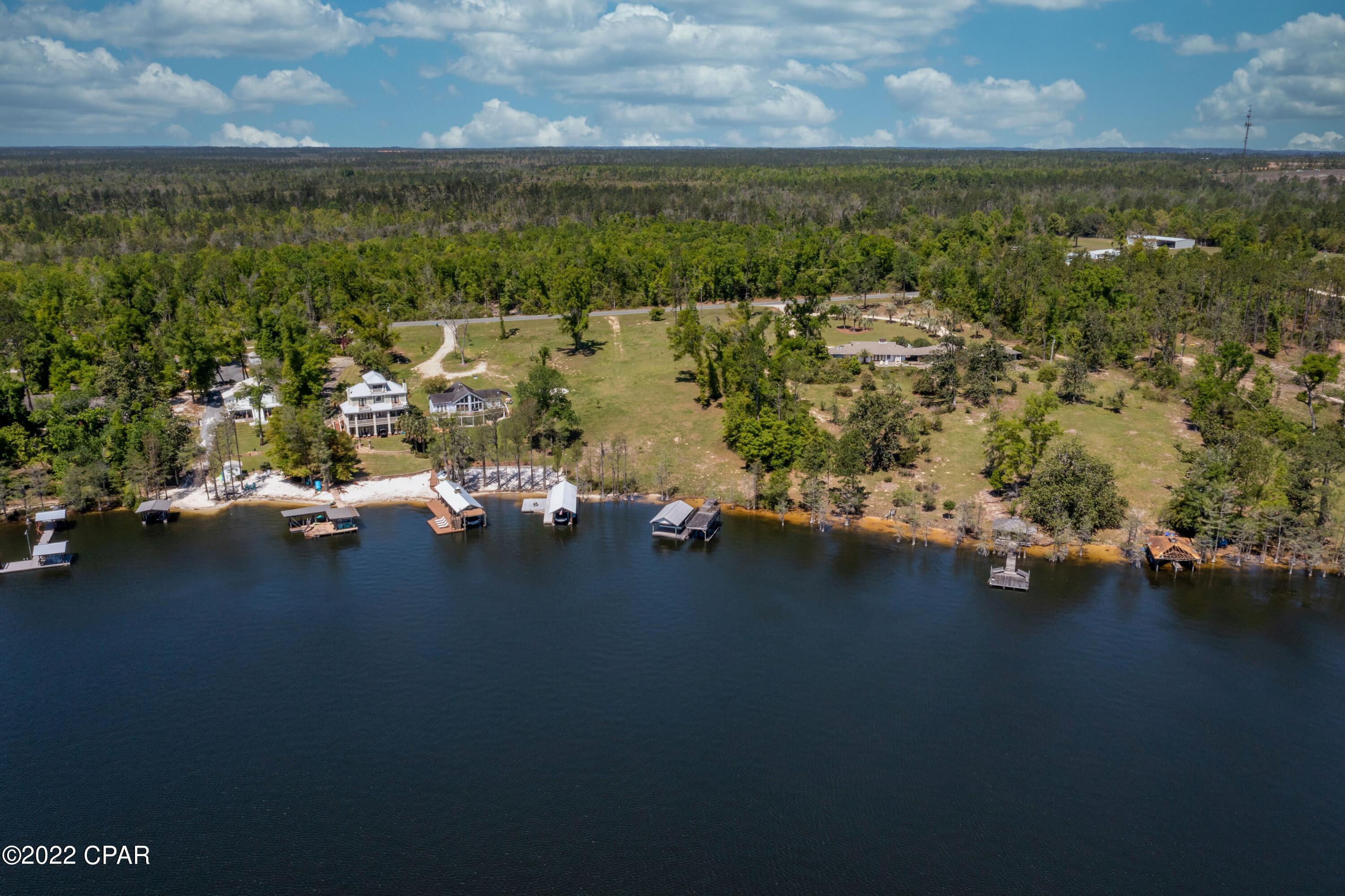 538 Lakepoint Road Alford, FL 32420 - Photo 8 of 23 Gallery Image 8