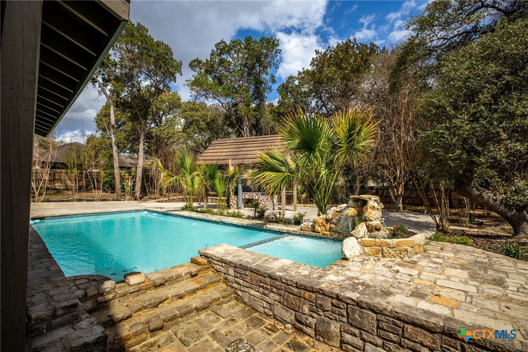 21660 Forest Waters Circle Garden Ridge, TX 78266 - Photo 5 of 34