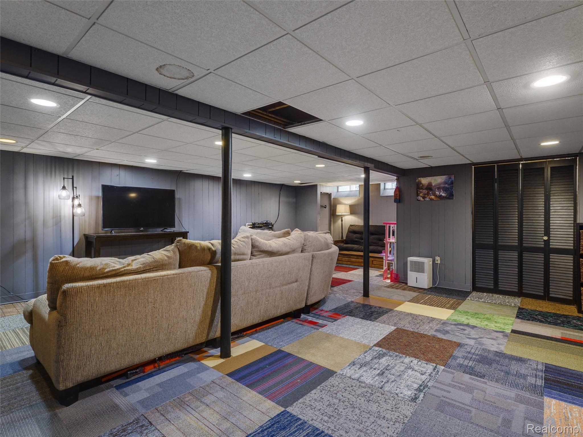 2143 Avoncrest Drive Rochester, MI 48309 - Photo 29 of 44 Basement recreation area