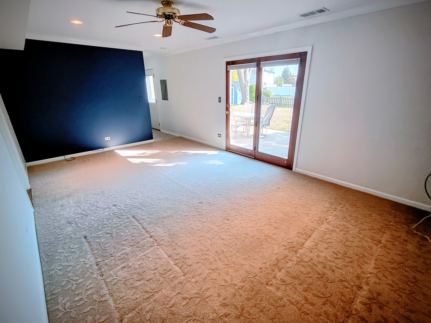 1367 South Elizabeth Street Lombard, IL 60148 - Photo 14 of 21 a view of an empty room with a window
