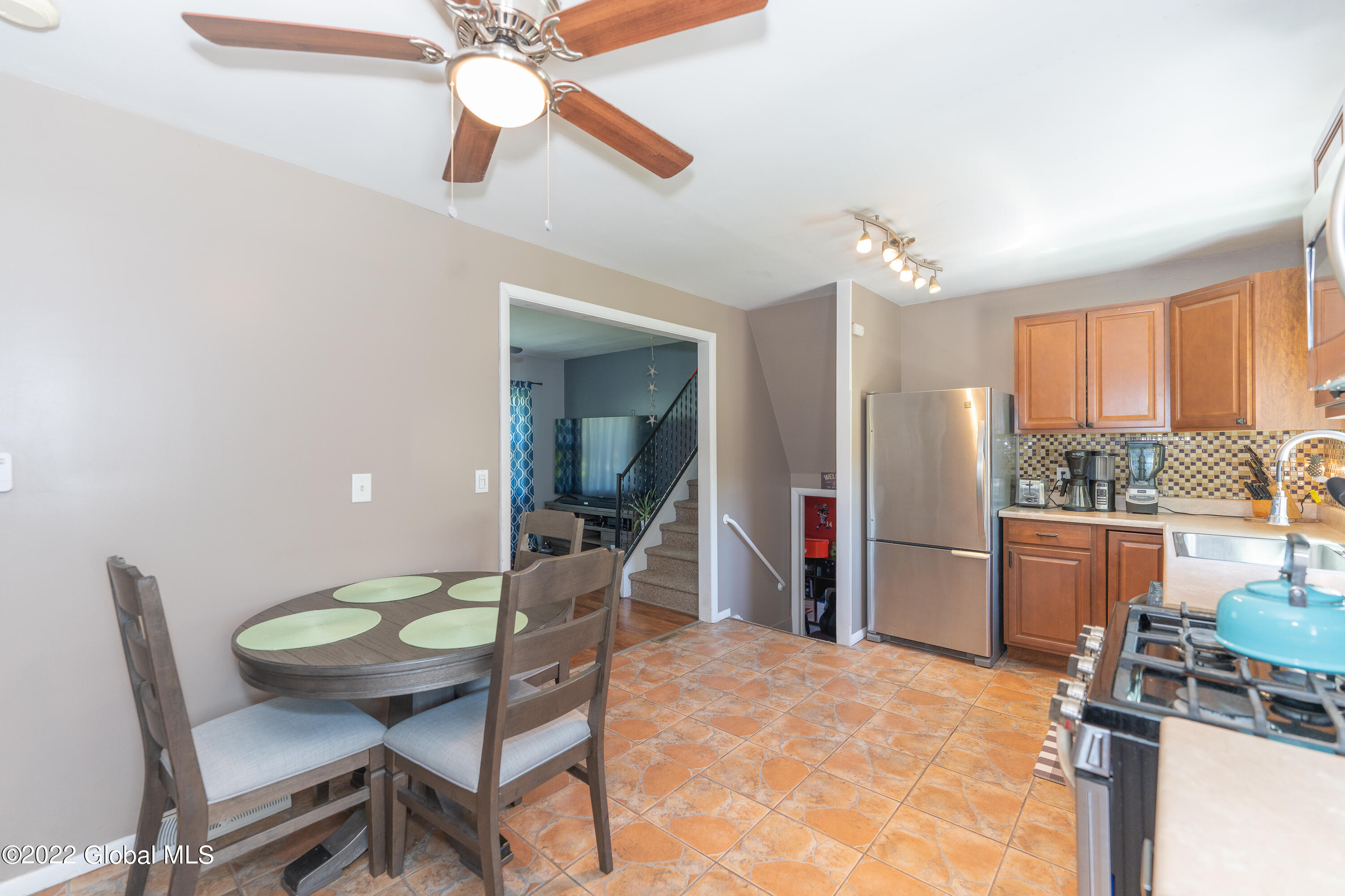 976 Riverview Road Schenectady, NY 12309 - Photo 13 of 36 2Kitchen 3