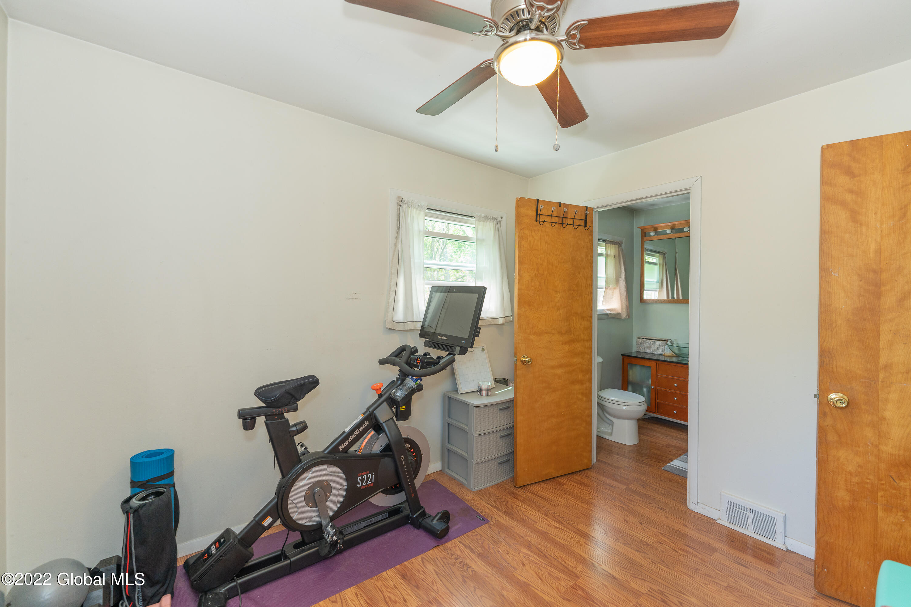 976 Riverview Road Schenectady, NY 12309 - Photo 17 of 36 3Master 2