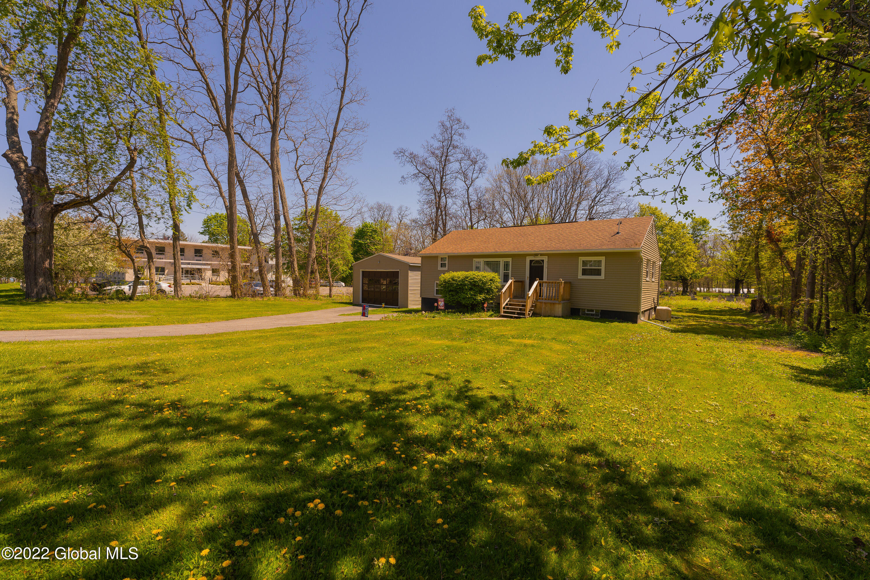 976 Riverview Road Schenectady, NY 12309 - Photo 2 of 36 0Front 2
