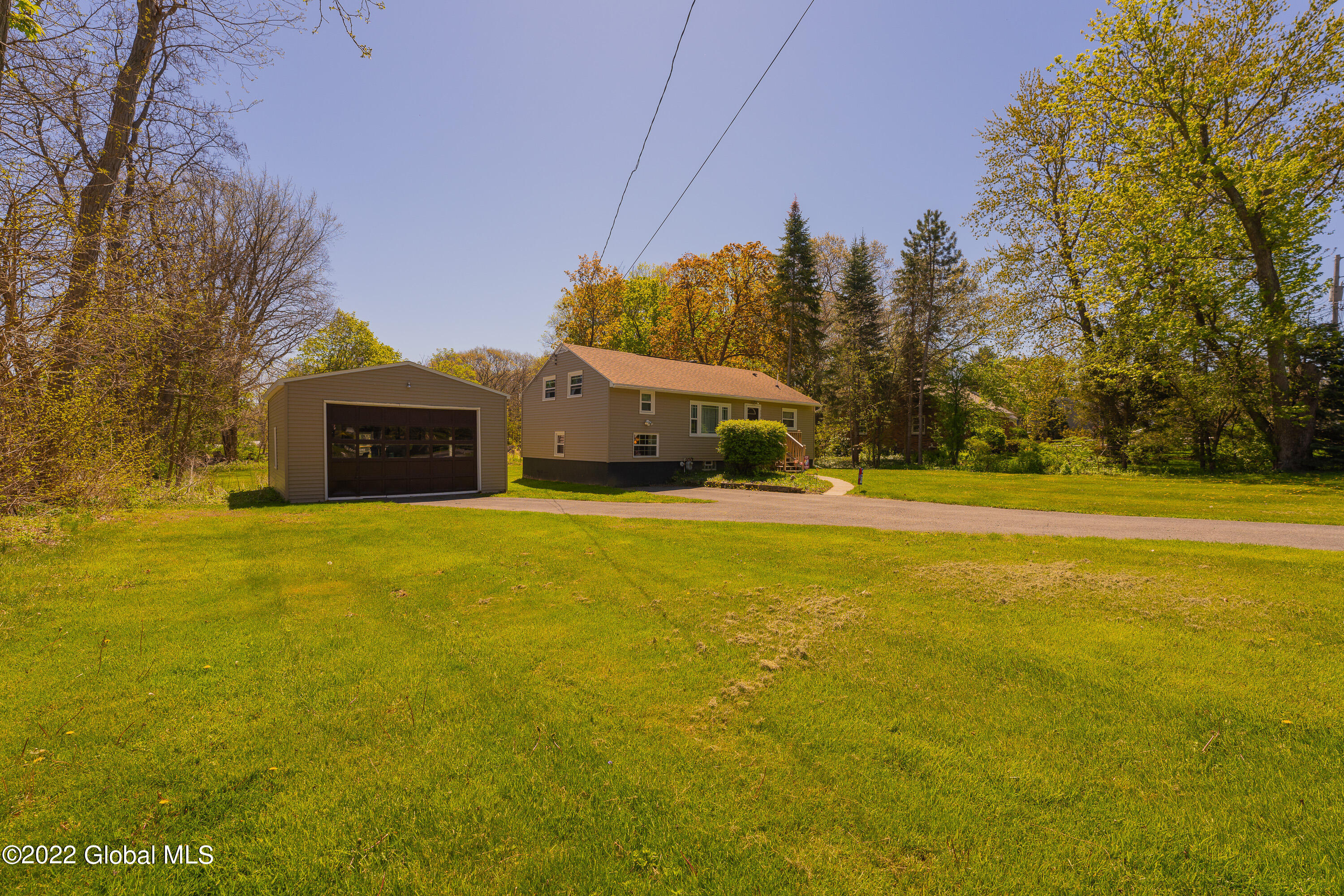 976 Riverview Road Schenectady, NY 12309 - Photo 3 of 36 0Front 3