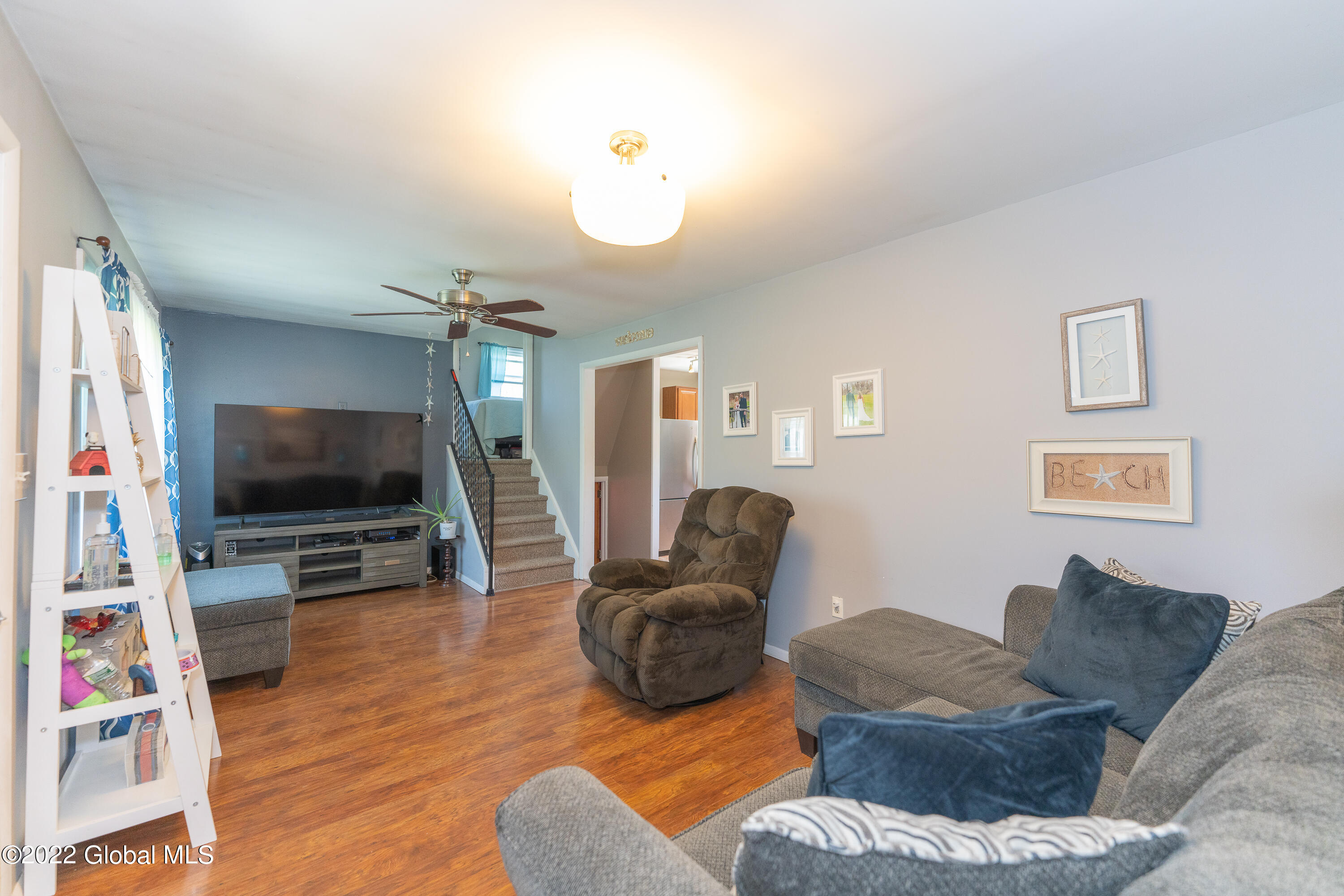 976 Riverview Road Schenectady, NY 12309 - Photo 7 of 36 1Living 1