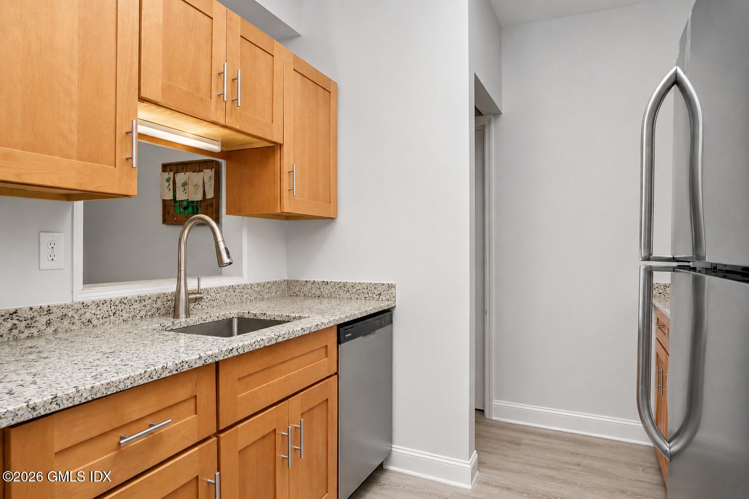 2 South New Street, Unit 3 Greenwich, CT 06830 - Photo 4 of 19 9324003E-2746-4D52-8B6A-B72CC23D3A3F