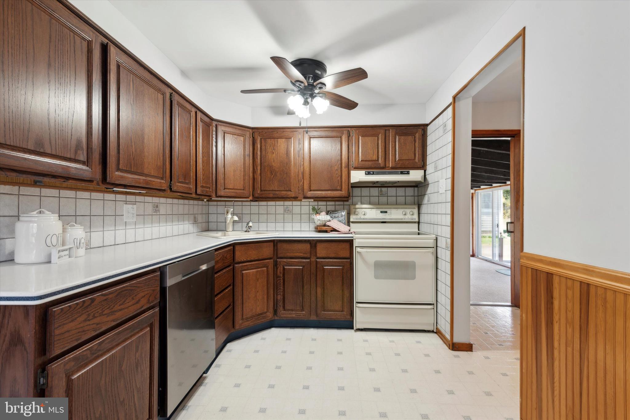 18 Barbara Road Hatboro, PA 19040 - Photo 6 of 25