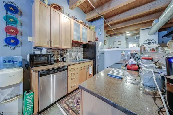 $164,900 | 700 Broadway Boulevard, Unit 401, Kansas City, MO 64105