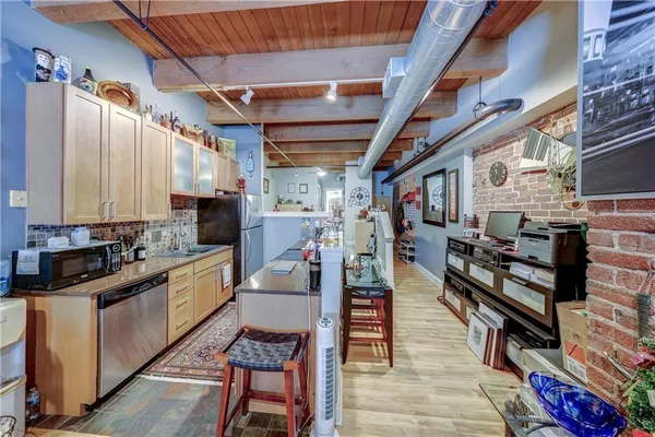 $164,900 | 700 Broadway Boulevard, Unit 401, Kansas City, MO 64105