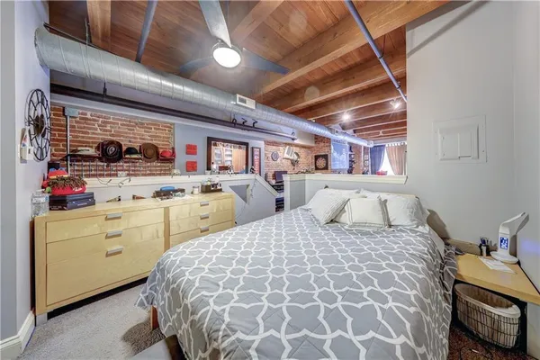 $164,900 | 700 Broadway Boulevard, Unit 401, Kansas City, MO 64105