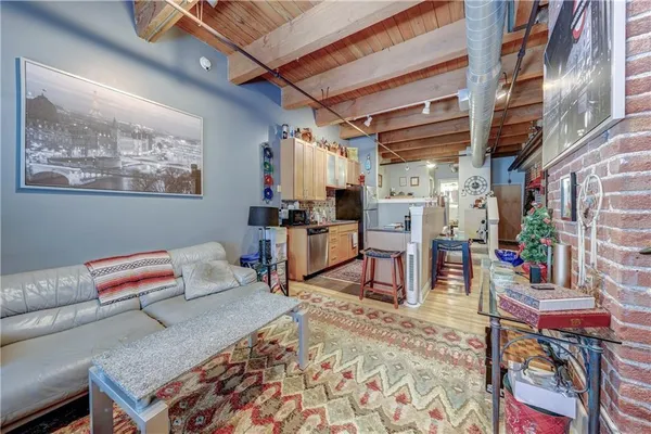 $164,900 | 700 Broadway Boulevard, Unit 401, Kansas City, MO 64105