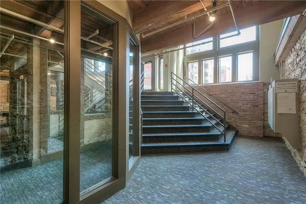 $164,900 | 700 Broadway Boulevard, Unit 401, Kansas City, MO 64105