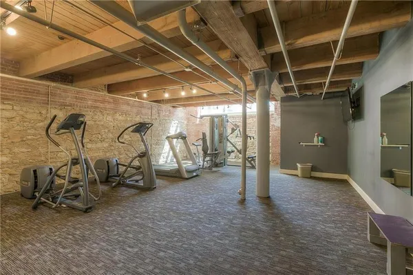 $164,900 | 700 Broadway Boulevard, Unit 401, Kansas City, MO 64105
