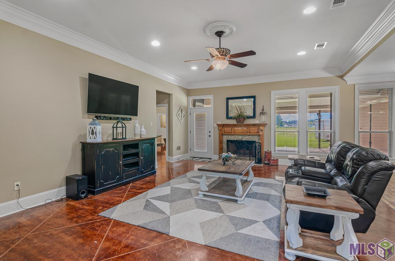 13330 Roddy Road Gonzales, LA 70737 - Photo 12 of 24 Gallery Image 12