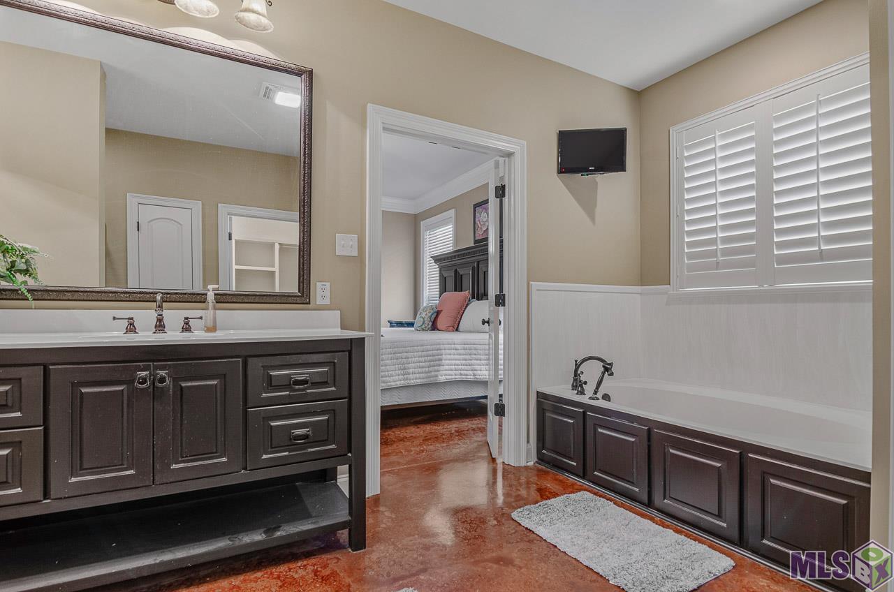 13330 Roddy Road Gonzales, LA 70737 - Photo 16 of 24 Gallery Image 16