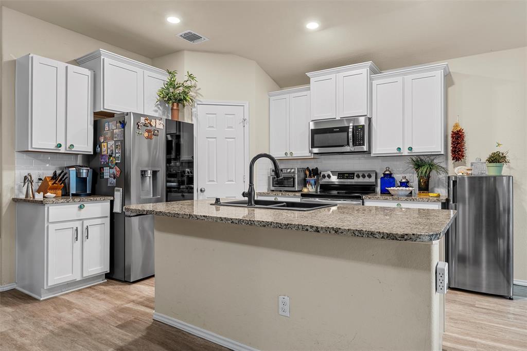 3204 Beutel Road Lorena, TX 76655 - Photo 8 of 38
