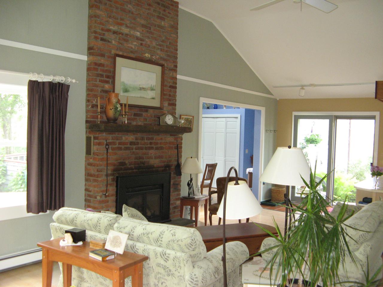 61 E Road Alford, MA 01266 - Photo 5 of 11 Living room