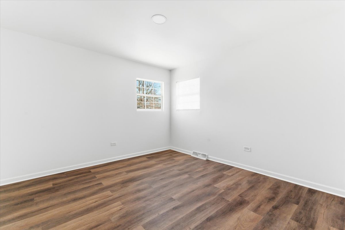 1526 Ridgeway Street Round Lake Beach, IL 60073 - Photo 11 of 35