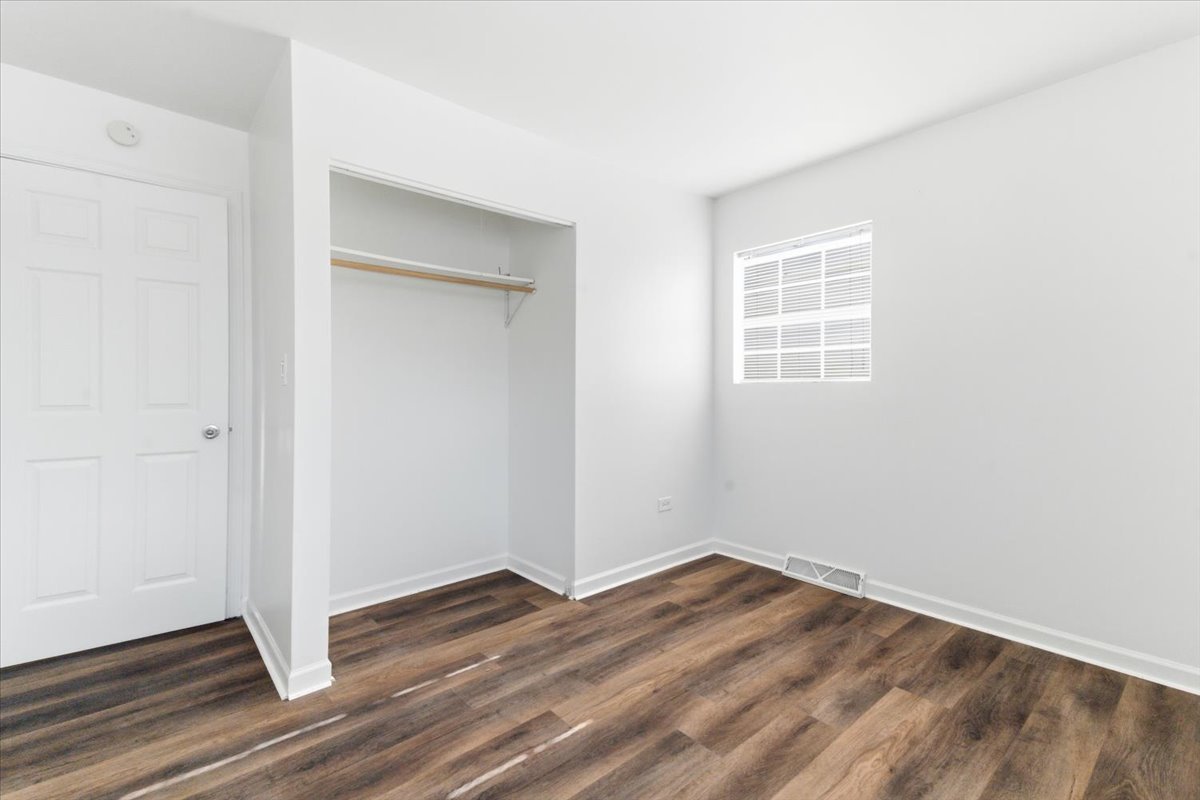 1526 Ridgeway Street Round Lake Beach, IL 60073 - Photo 14 of 35