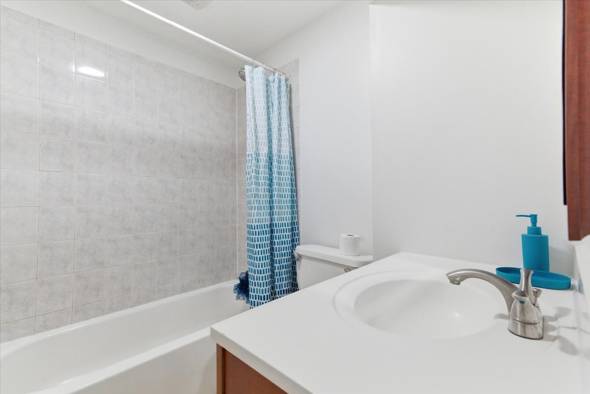 1526 Ridgeway Street Round Lake Beach, IL 60073 - Photo 18 of 35