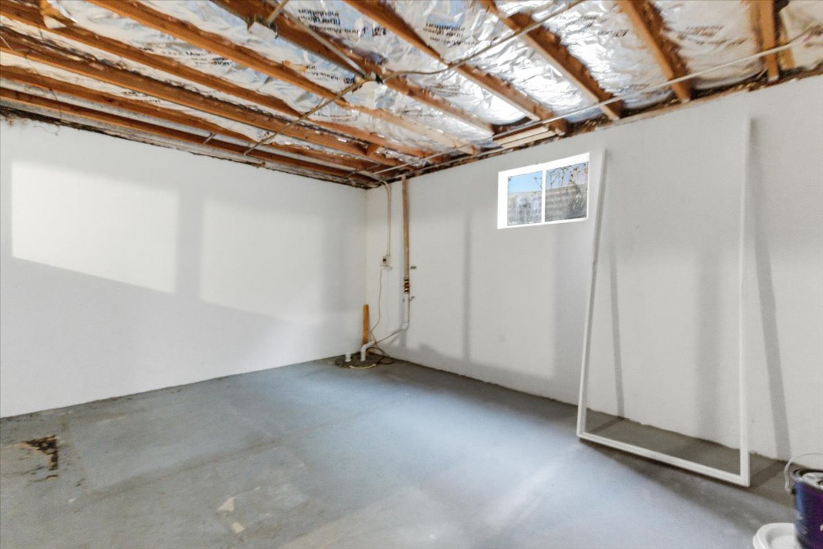 1526 Ridgeway Street Round Lake Beach, IL 60073 - Photo 22 of 35