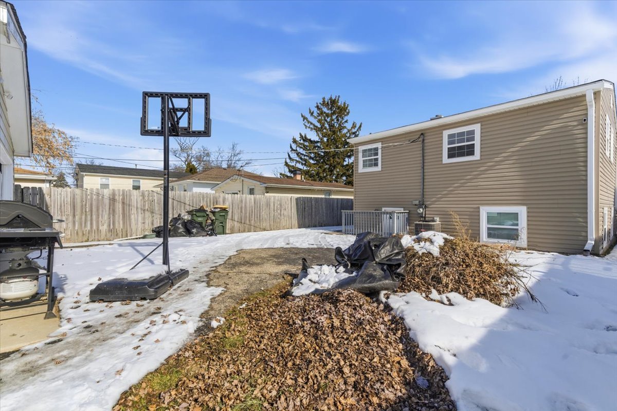 1526 Ridgeway Street Round Lake Beach, IL 60073 - Photo 24 of 35