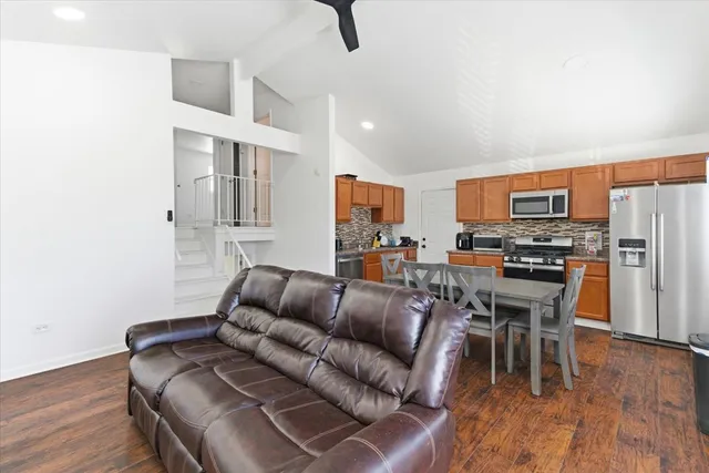 $295,000 | 1526 Ridgeway Street, Round Lake Beach, IL 60073