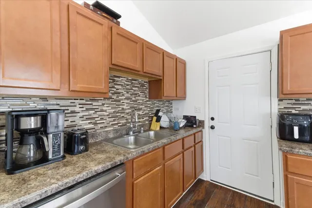 $295,000 | 1526 Ridgeway Street, Round Lake Beach, IL 60073