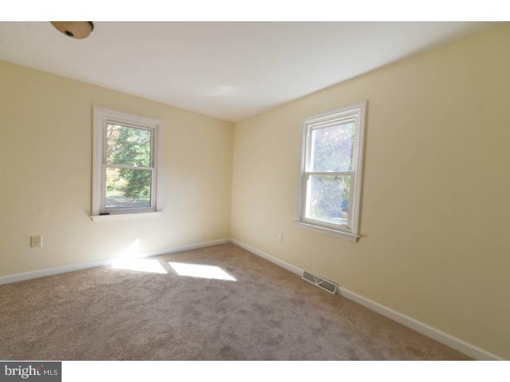 615 South Woodbury Road Pitman, NJ 08071 - Photo 12 of 20