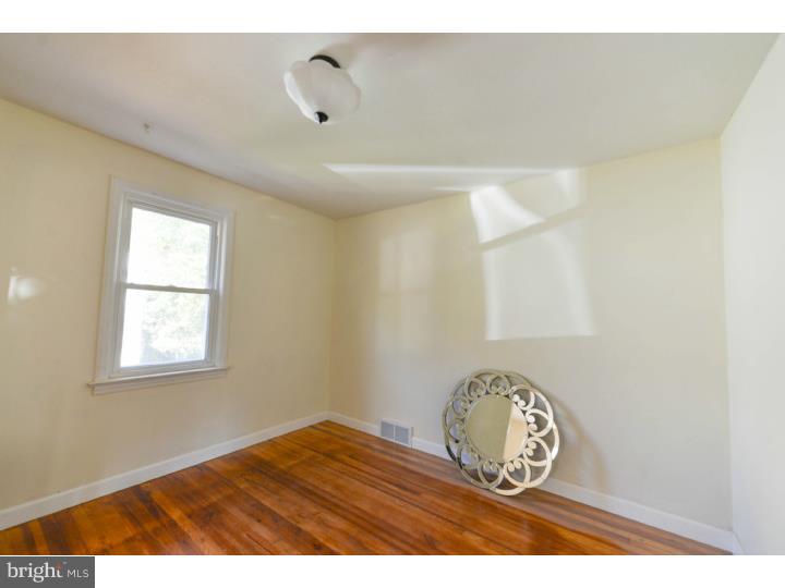 615 South Woodbury Road Pitman, NJ 08071 - Photo 9 of 20