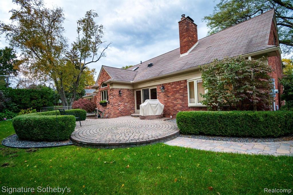 577 Thorntree Road Grosse Pointe Woods, MI 48236 - Photo 37 of 40