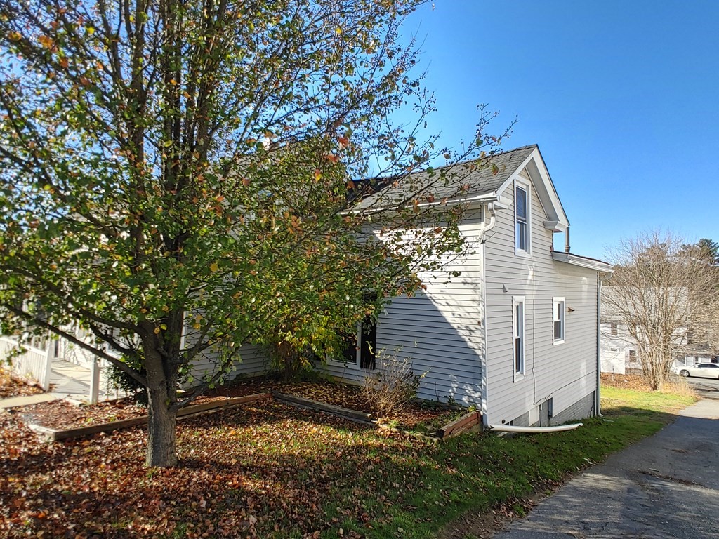88 North Street Ware, MA 01082 - Photo 3 of 20 Gallery Image 3