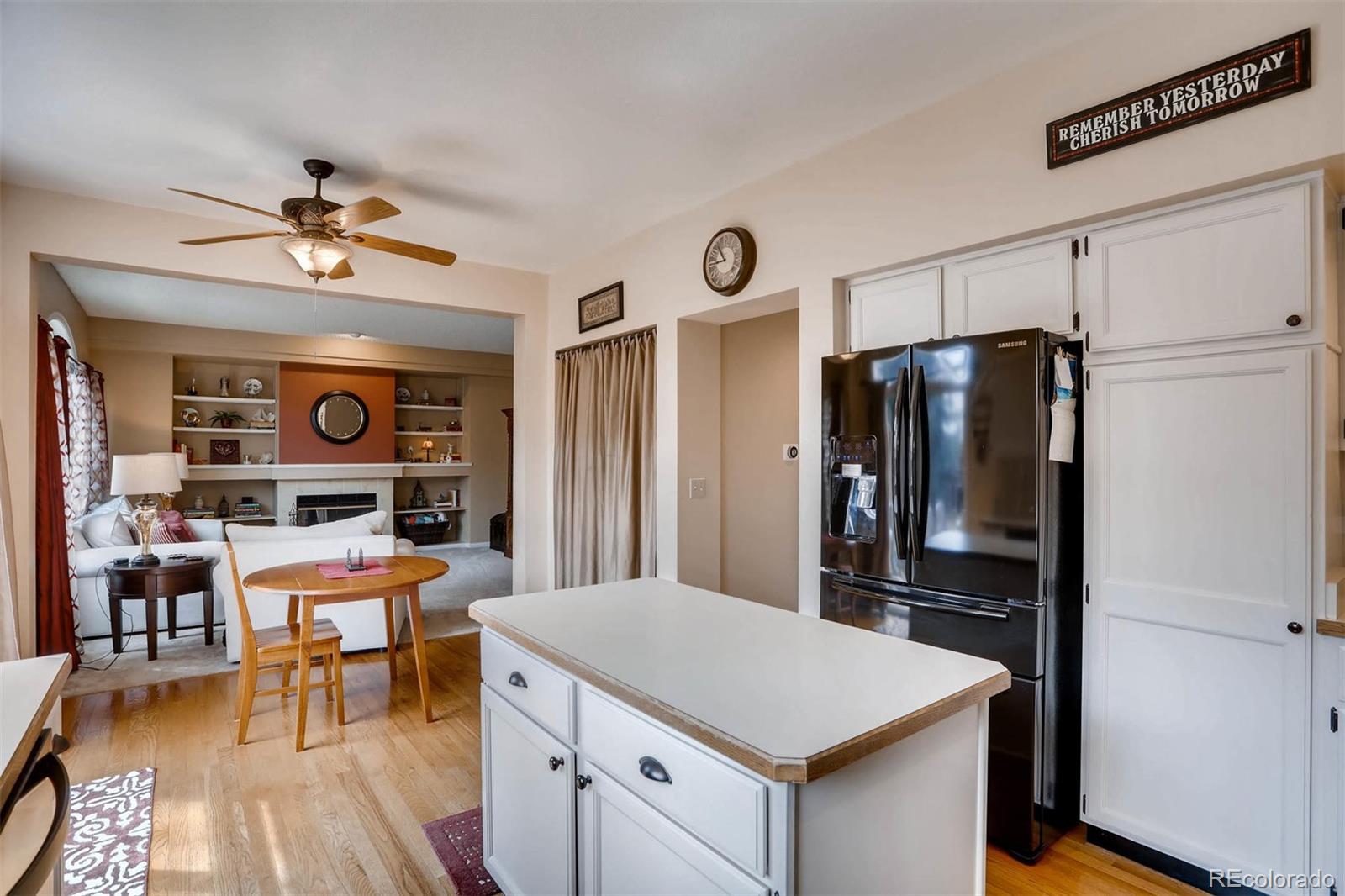 9234 Buttonhill Court Highlands Ranch, CO 80130 - Photo 3 of 26 Gallery Image 3
