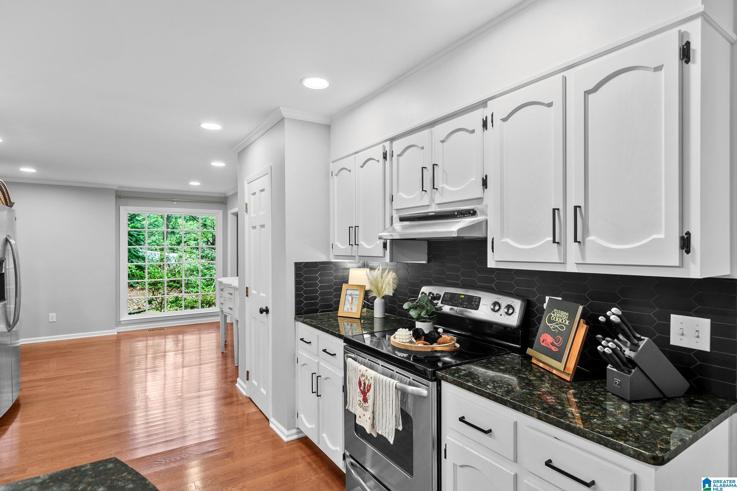 2013 Crossvine Road Birmingham, AL 35244 - Photo 18 of 41