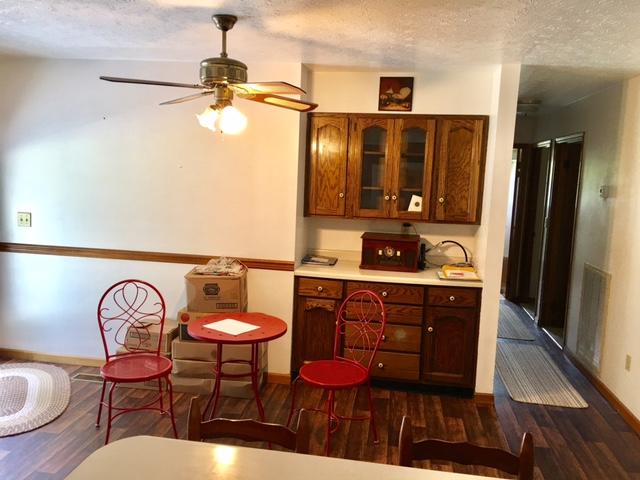 540 Back Valley Road Speedwell, TN 37870 - Photo 14 of 33 LOTS OF BUILT INS