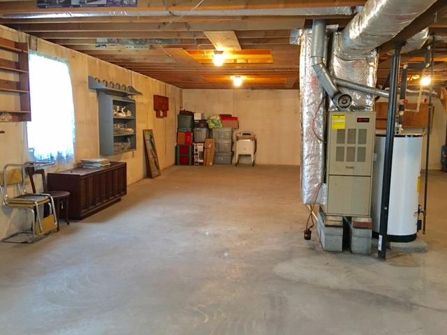 540 Back Valley Road Speedwell, TN 37870 - Photo 29 of 33 LARGE BASEMENT