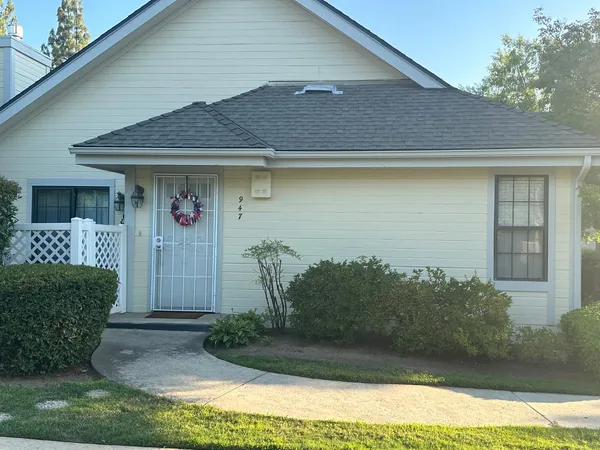 $419,000 | 947 East Foxhill Drive, Fresno, CA 93720
