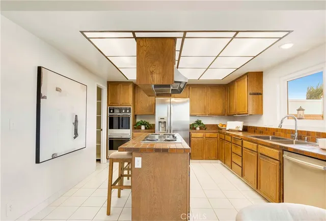 $3,282,000 | 3801 Seascape Drive, Huntington Beach, CA 92649