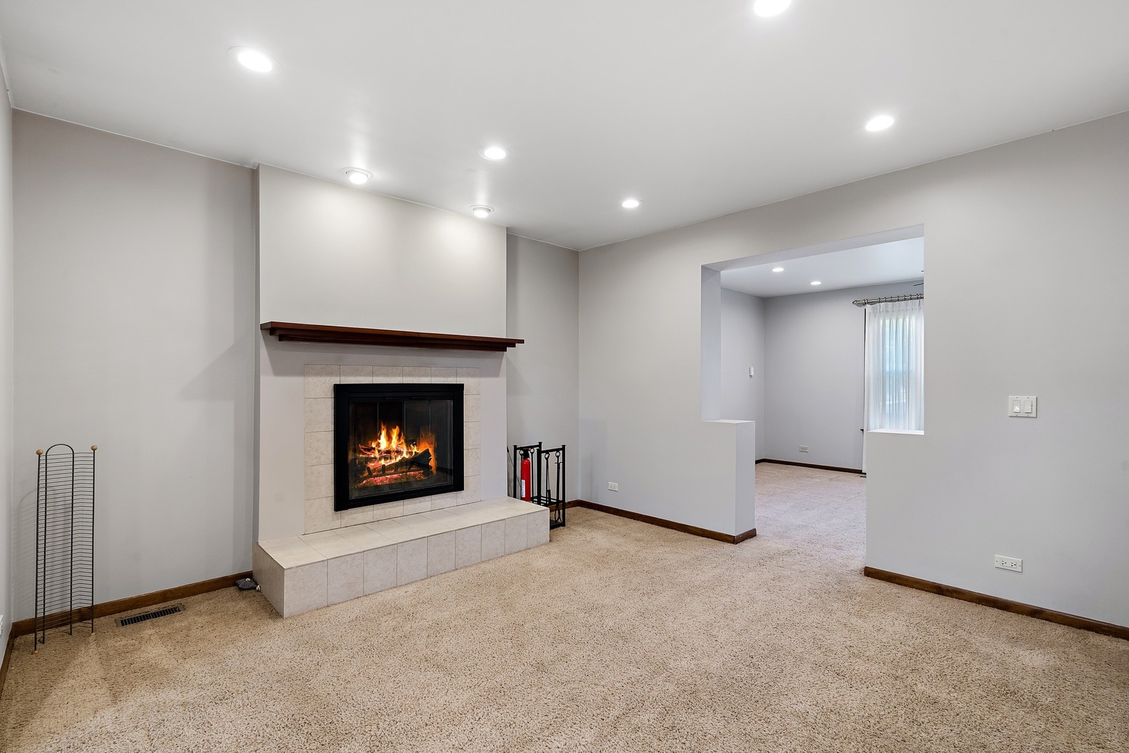 402 Elm Street Deerfield, IL 60015 - Photo 5 of 35
