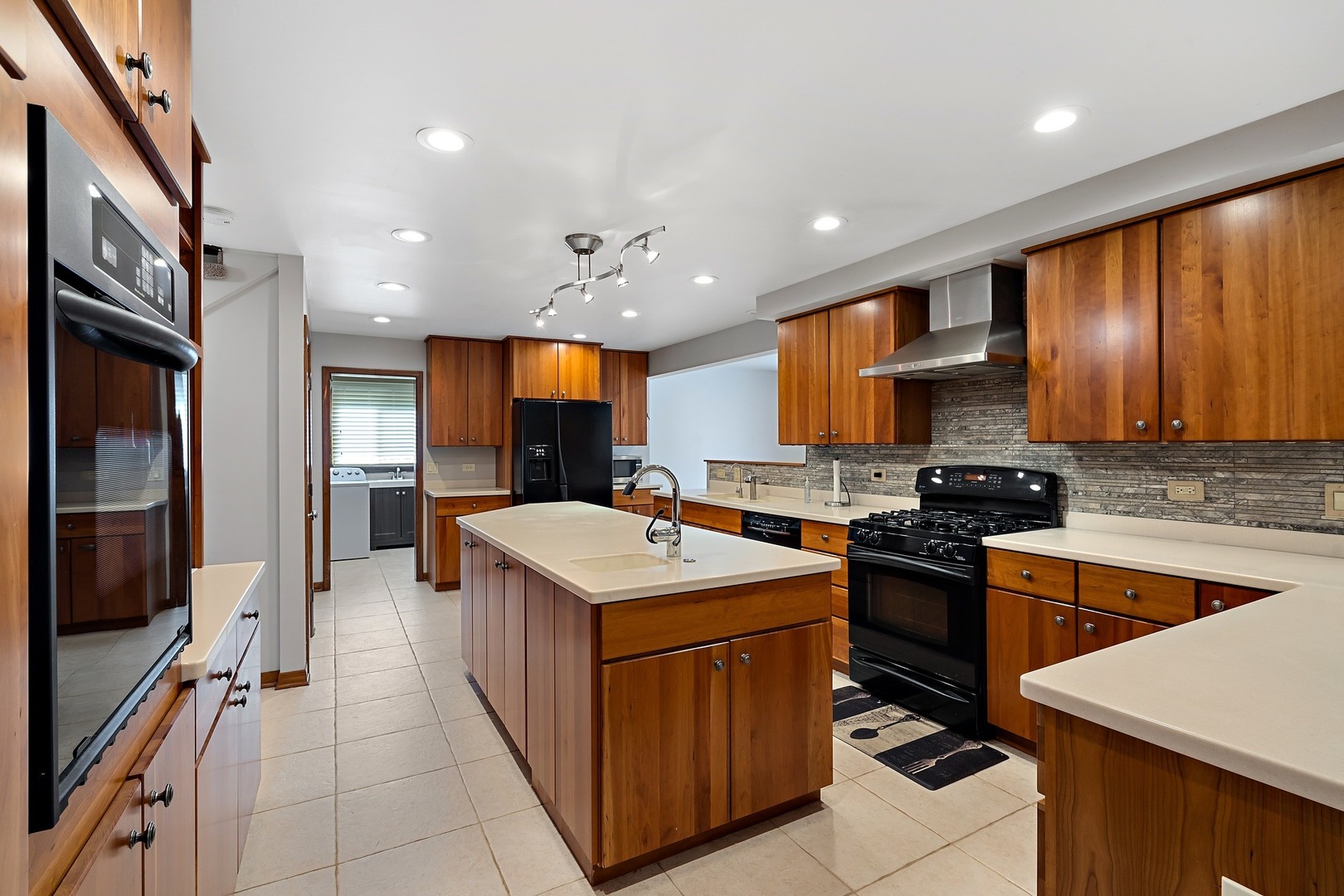 402 Elm Street Deerfield, IL 60015 - Photo 7 of 35